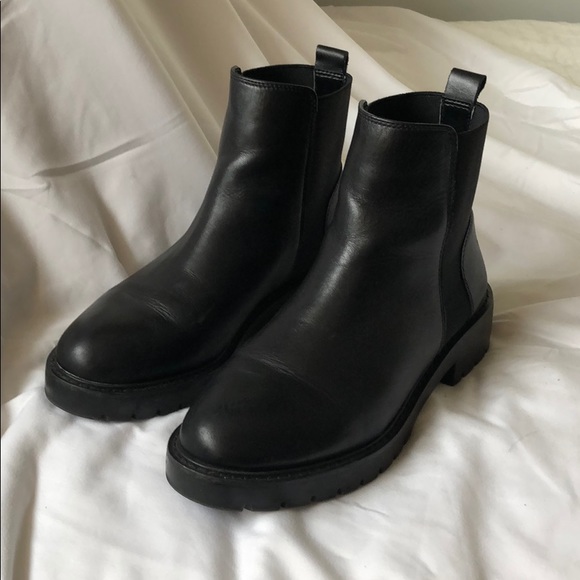 steve madden urmi bootie